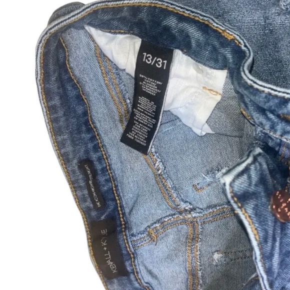 Kendall + Kylie Icon High Rise Straight 13/31 Raw Hem Distressed Ripped Cropped - Picture 4 of 9